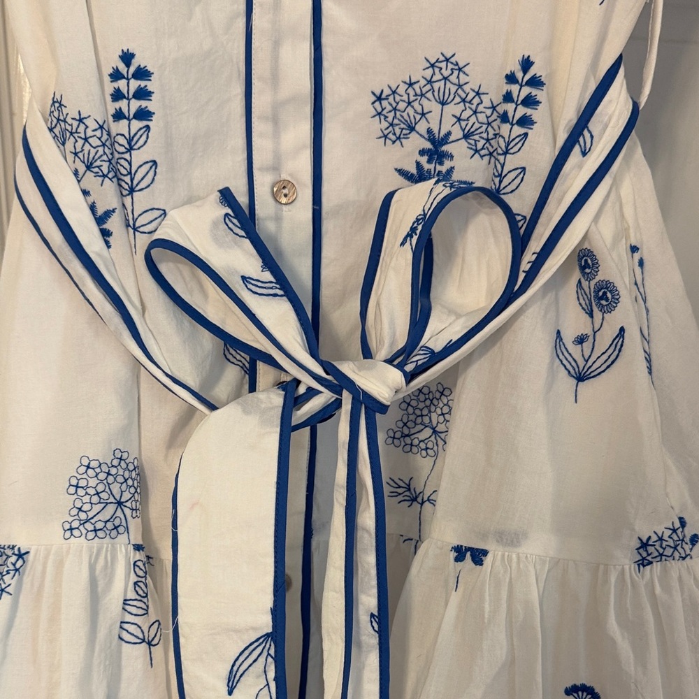 Entro White and Blue Floral Dress - Picture 2 of 10
